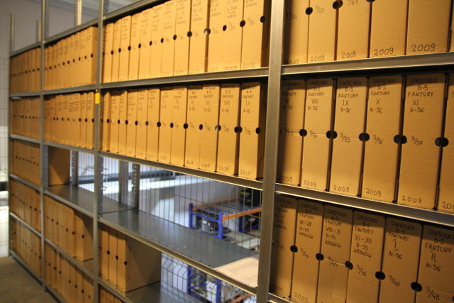 Regały magazynowe do archiwizacji dokumentów zakładowego